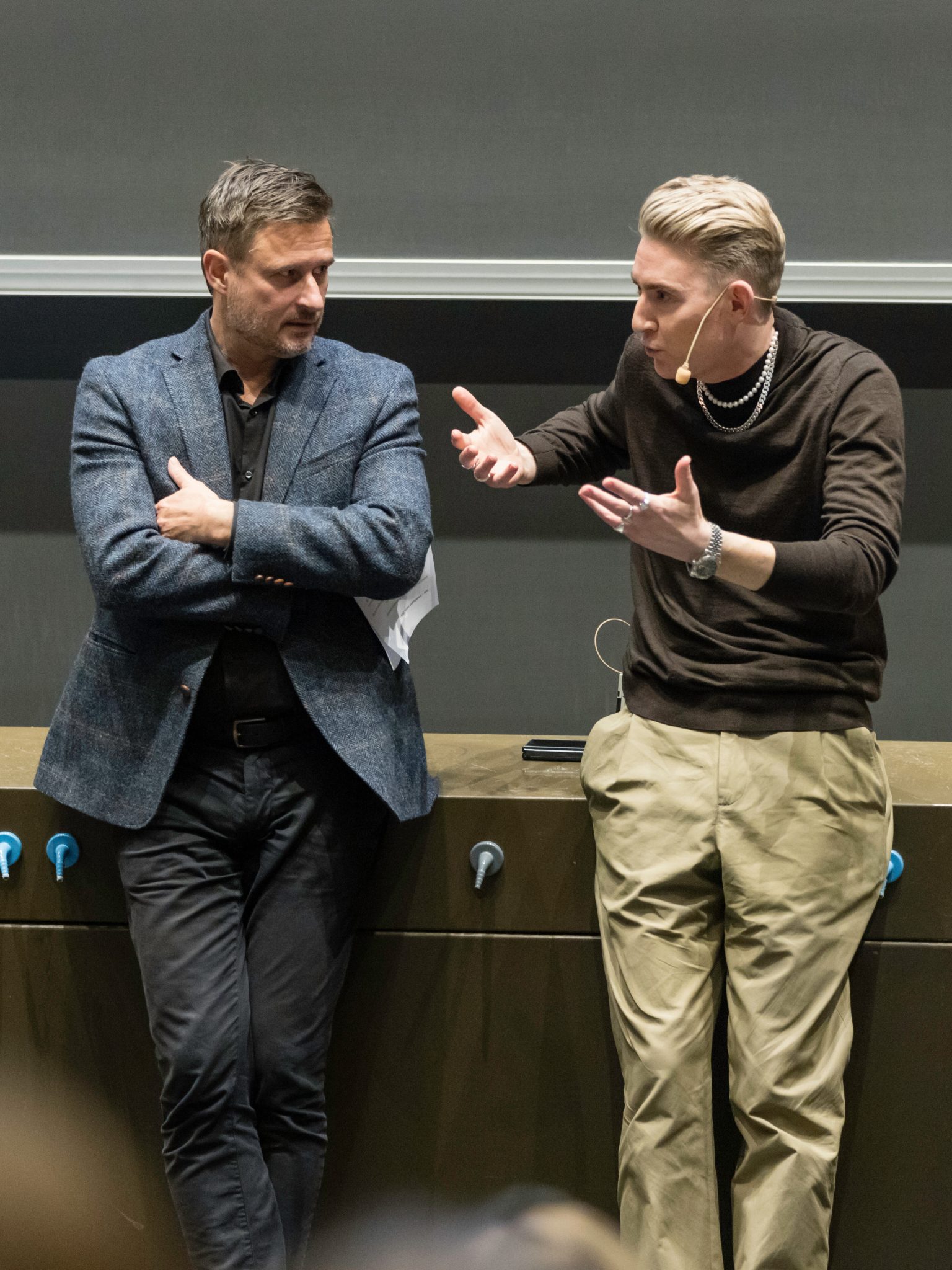 4 (Højere kvalitet) 4 (Højere kvalitet)